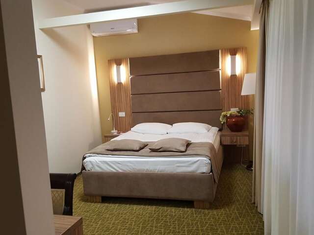 Отель Hotel Tecadra Бухарест-4