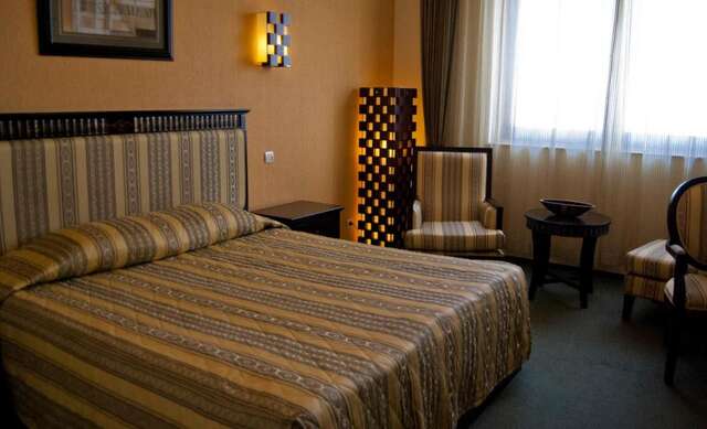 Отель Hotel Tecadra Бухарест-47