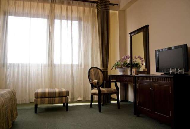 Отель Hotel Tecadra Бухарест-51